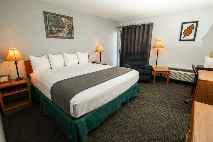 Room 9 of 36