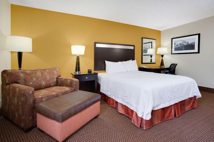 Hampton Inn Pittsburgh / West Mifflin