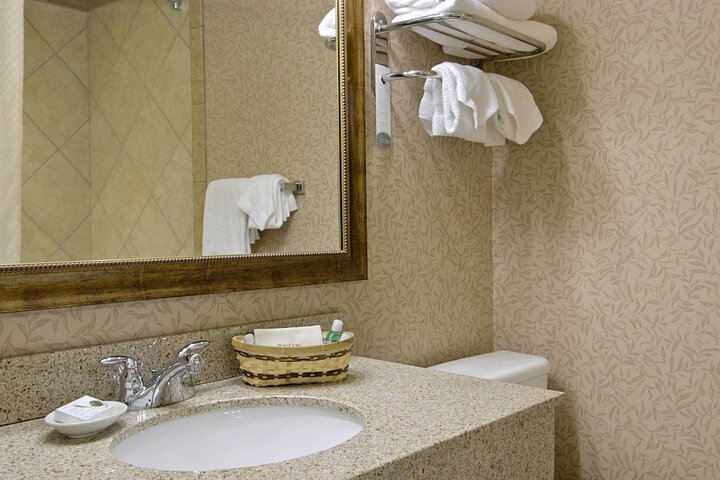 Room 12 of 26