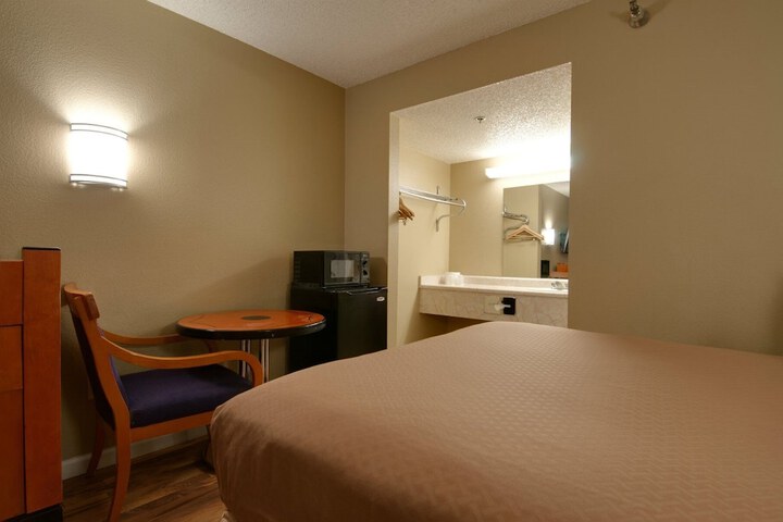 Room 21 of 23