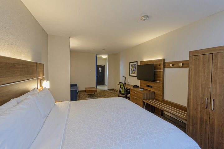 Room 22 of 35