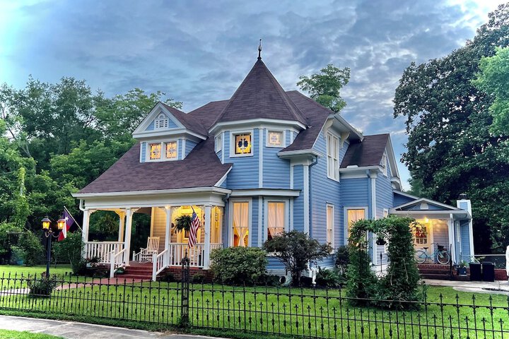 Benefield House Bed & Breakfast