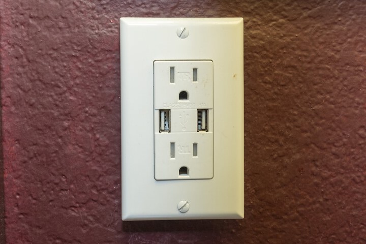 Room 25 of 28