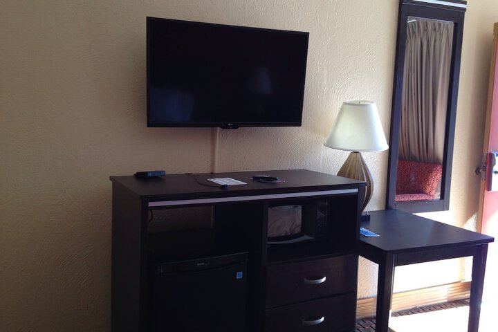 Room 13 of 19