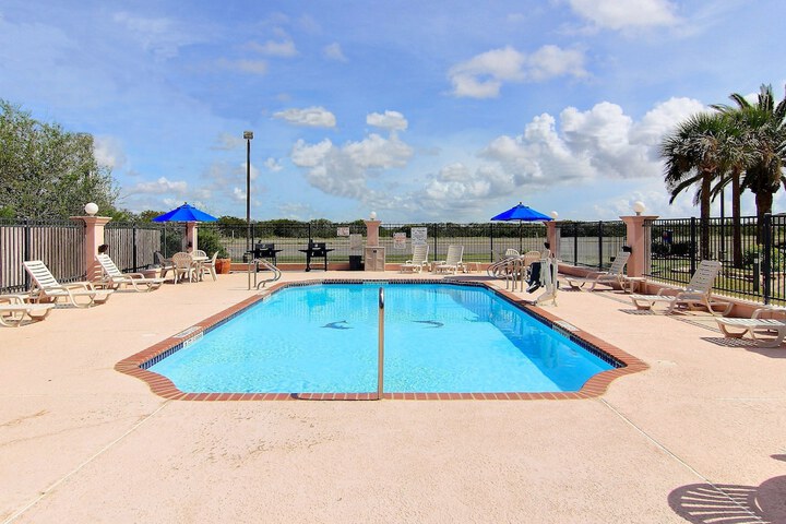 Pool 9 of 54