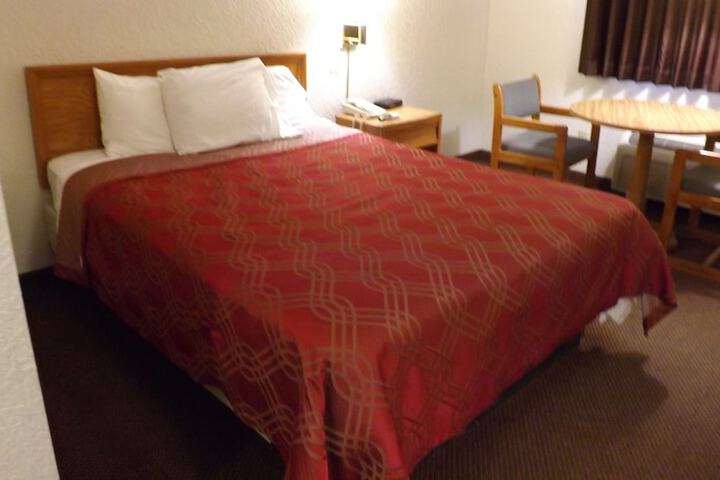 Room 28 of 30