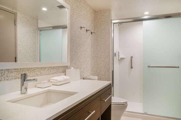 Home2 Suites by Hilton Atlanta Airport College Park