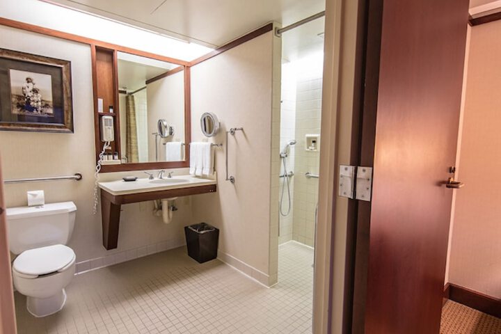 Room 73 of 116