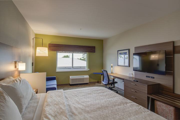 Room 44 of 60