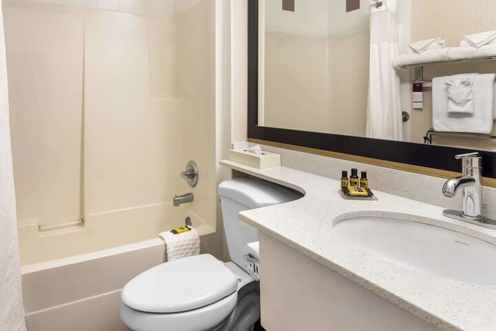 Best Western Plus Osoyoos Hotel & Suites