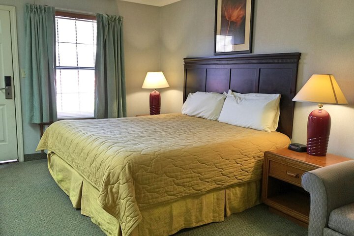 Room 27 of 43