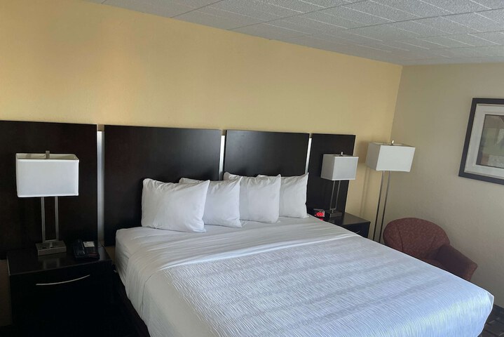 Room 15 of 23