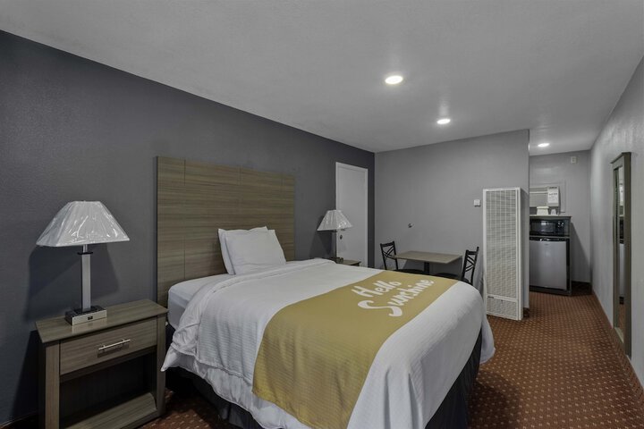 Room 34 of 43