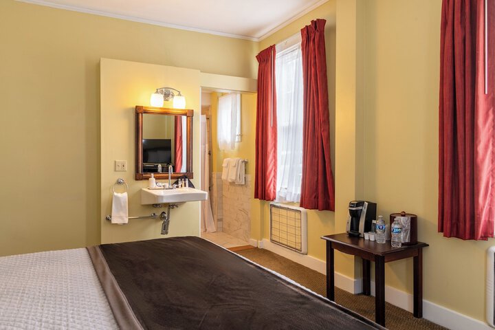 Room 45 of 134