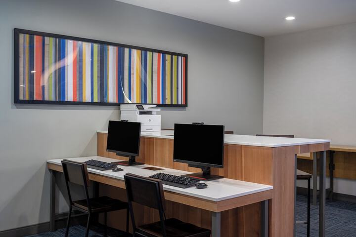 Holiday Inn Express & Suites Gilbert Mesa Gateway Airport by IHG