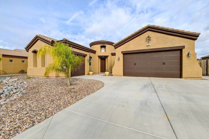 Pool BBQ & Bar: Family Home in Queen Creek