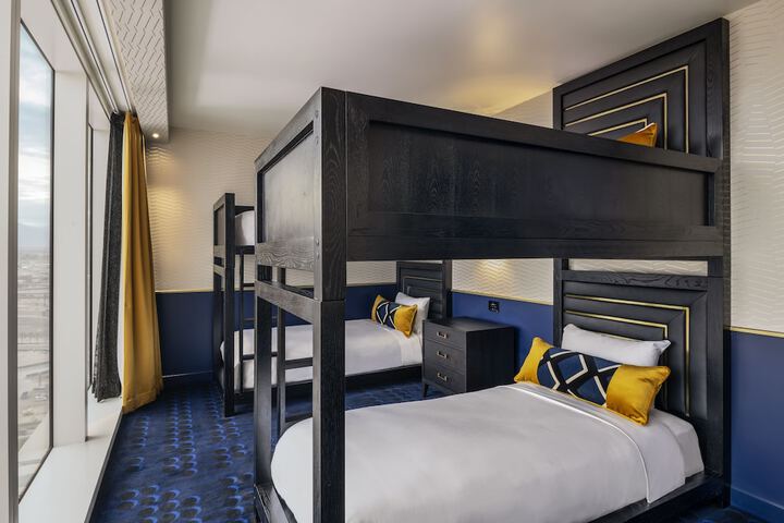 Room 22 of 40