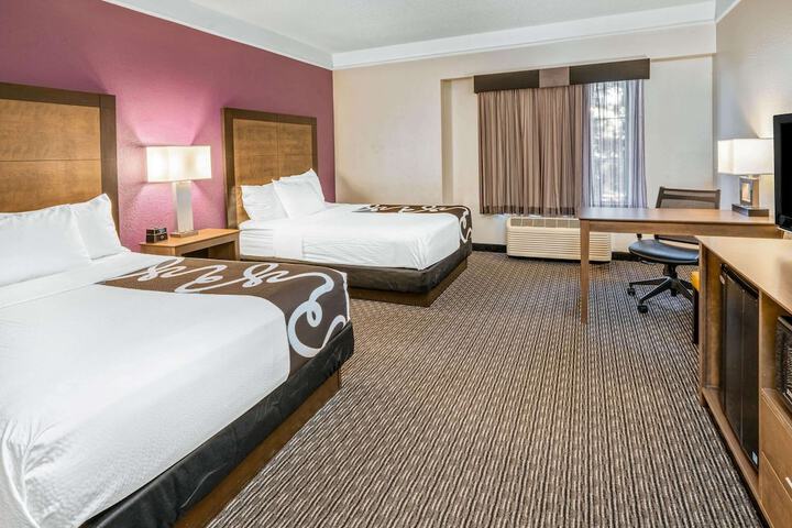 Room 28 of 65