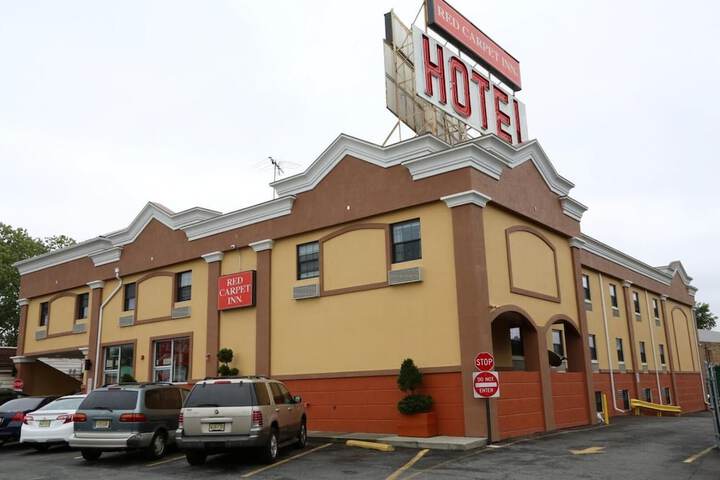 Hotel 5 of 57