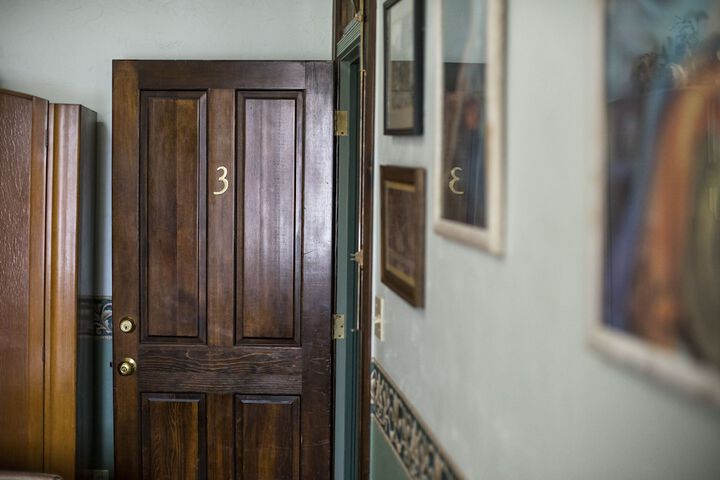 Room 10 of 37
