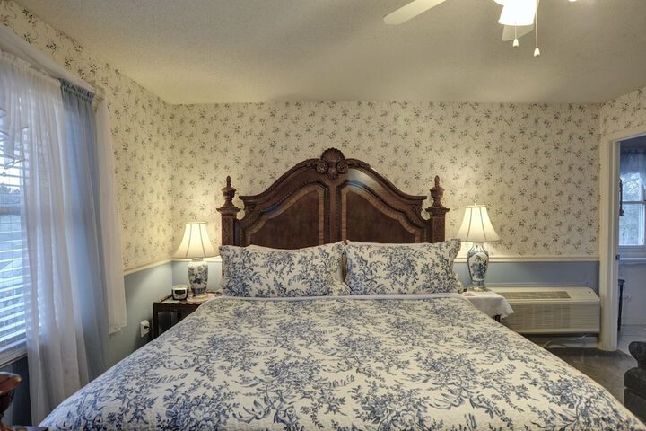 Room 37 of 106