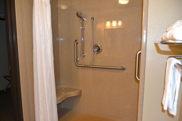 Room 14 of 28