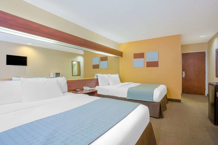 Room 6 of 21