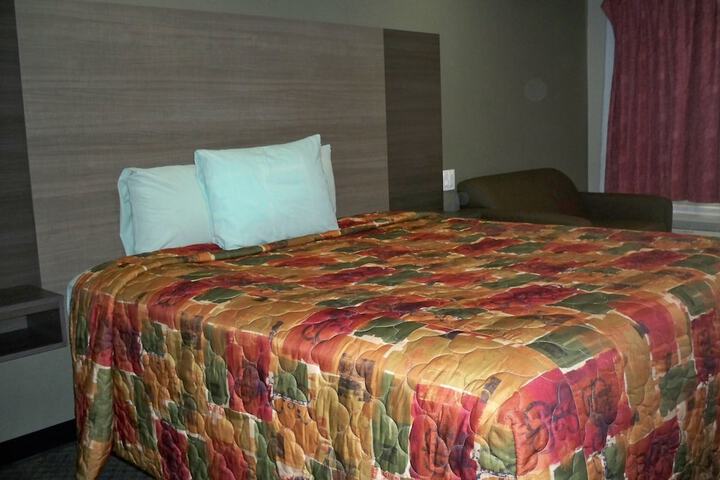 Room 30 of 65
