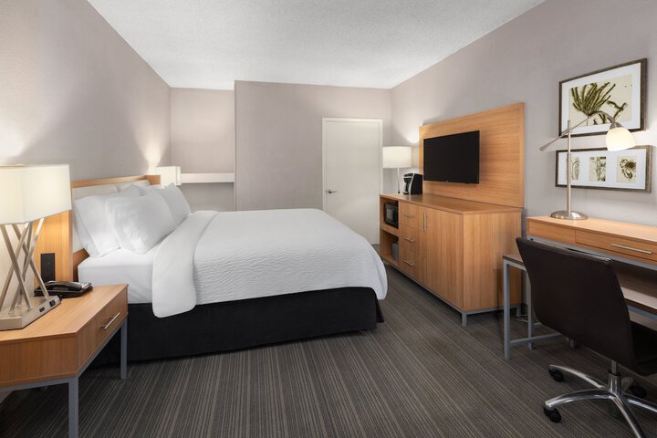Room 36 of 61