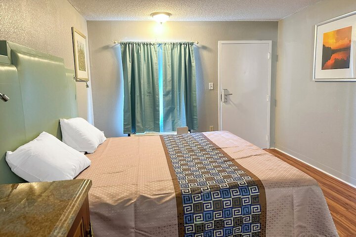 Room 44 of 67