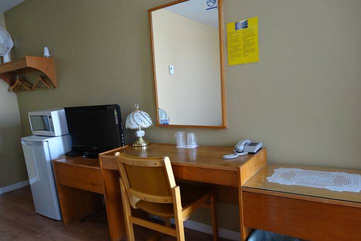 Room 25 of 46
