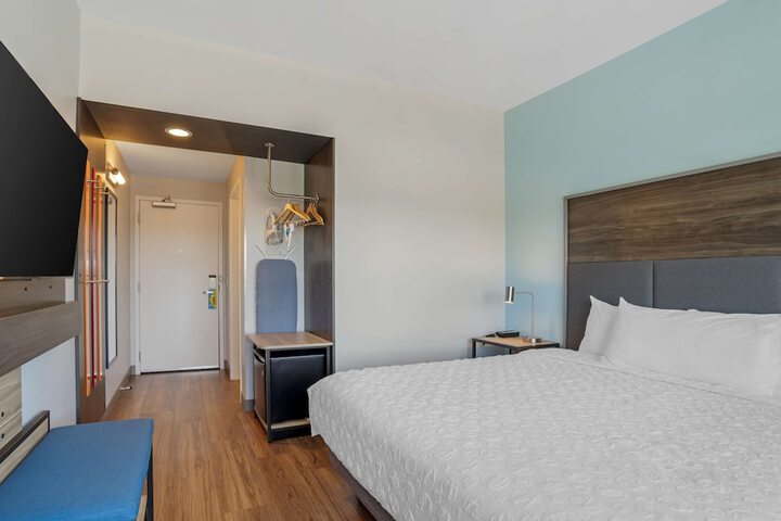 Room 12 of 41