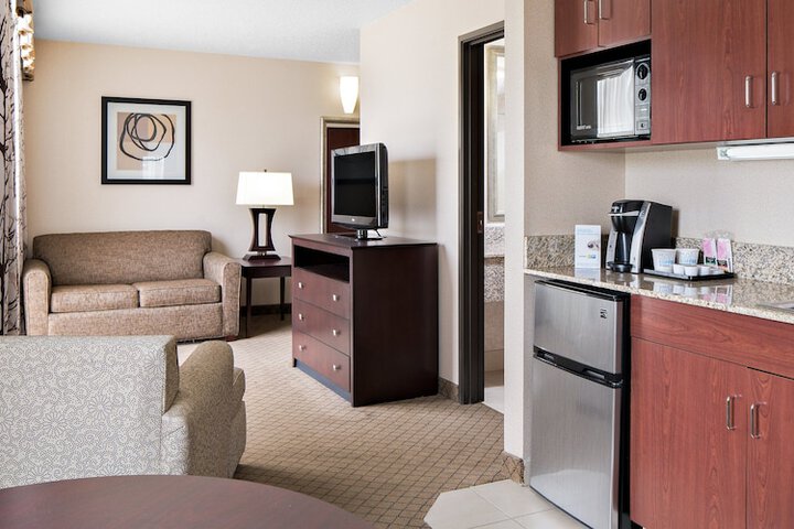 Holiday Inn Express Grove City by IHG