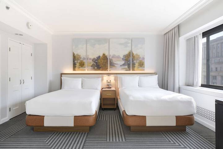 Room 52 of 125