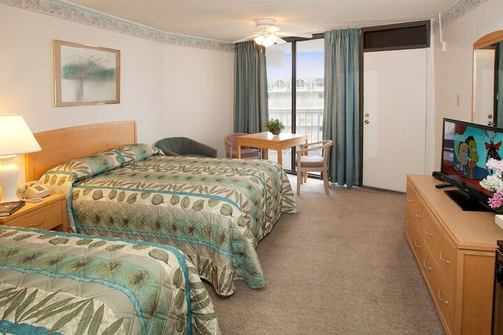 Room 25 of 40