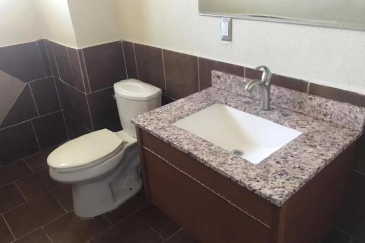 Galleria Inn Montclair / Ontario