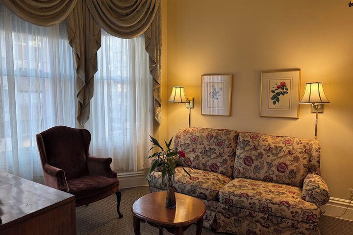 Room 40 of 48