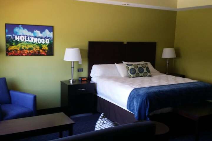 Room 34 of 42