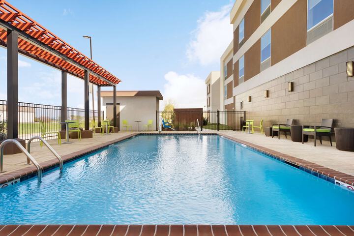 Pool 4 of 33