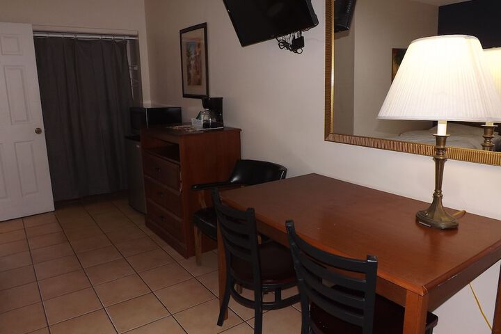 Room 19 of 36