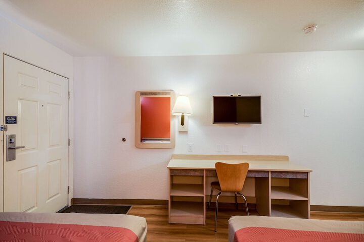 Room 16 of 24