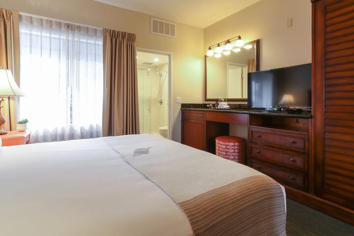 Room 25 of 43