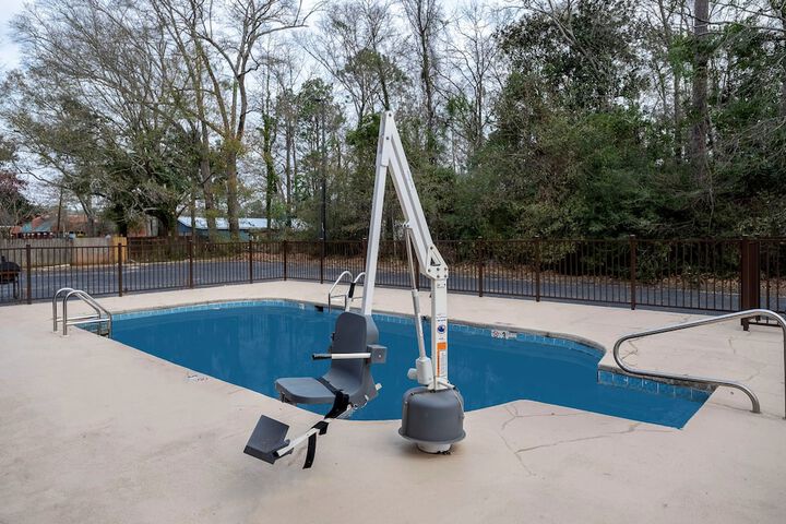 Pool 4 of 27