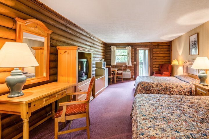 Highland Hills Motel and Cabins – a Master Hosts Resort