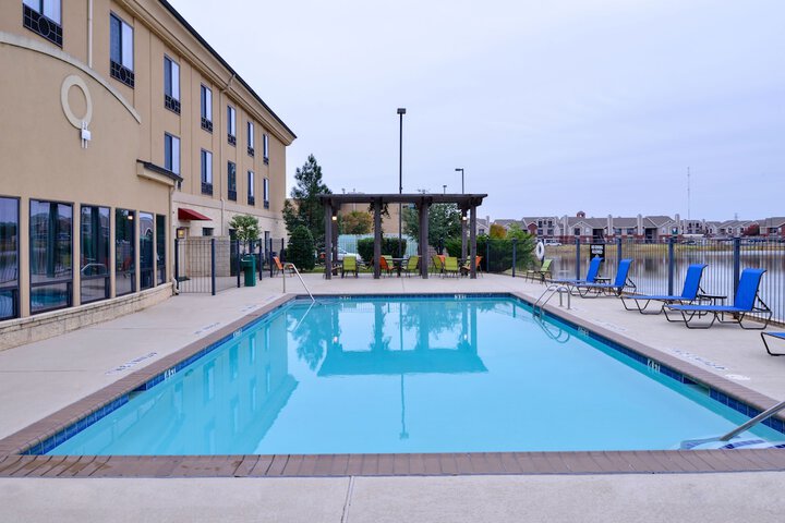 Holiday Inn Express & Suites Wichita Falls by IHG