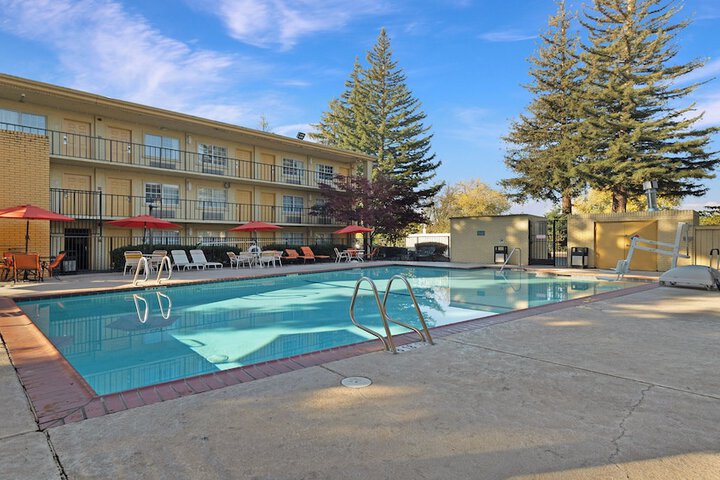 Pool 7 of 54