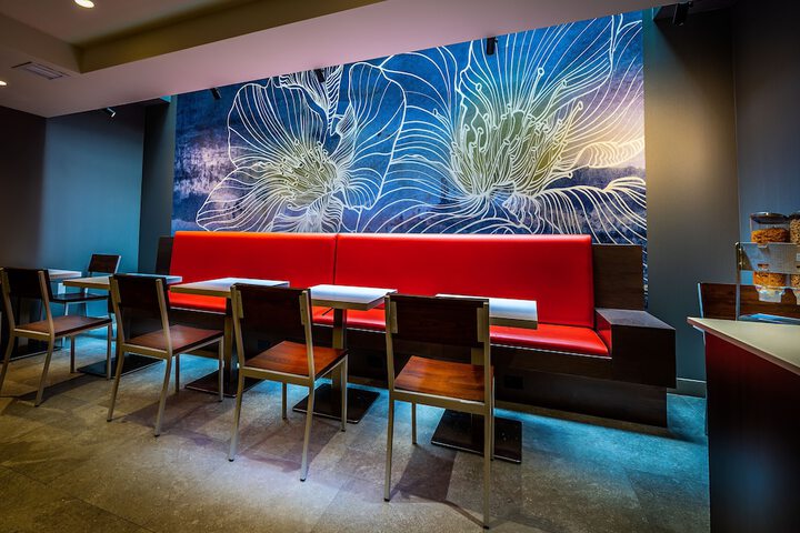 La Quinta Inn & Suites by Wyndham Times Square South