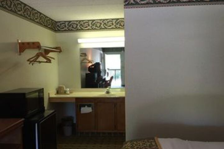 Daynite Inn
