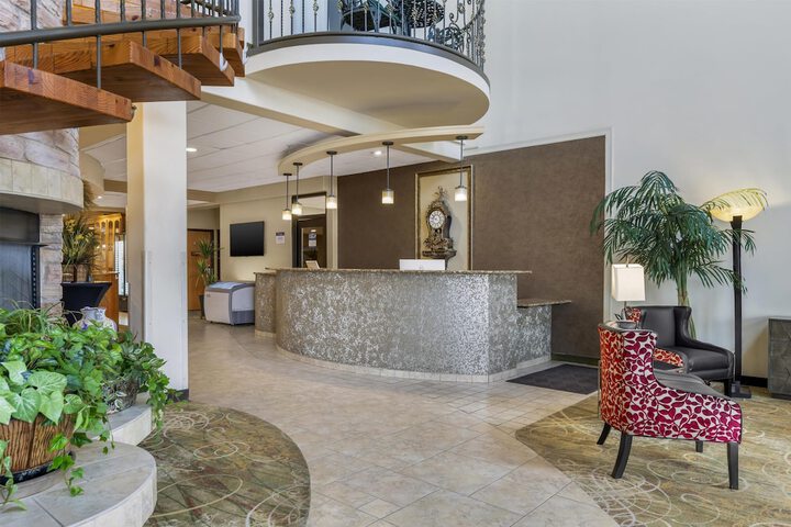 Best Western Plus Swiss Chalet Hotel & Suites