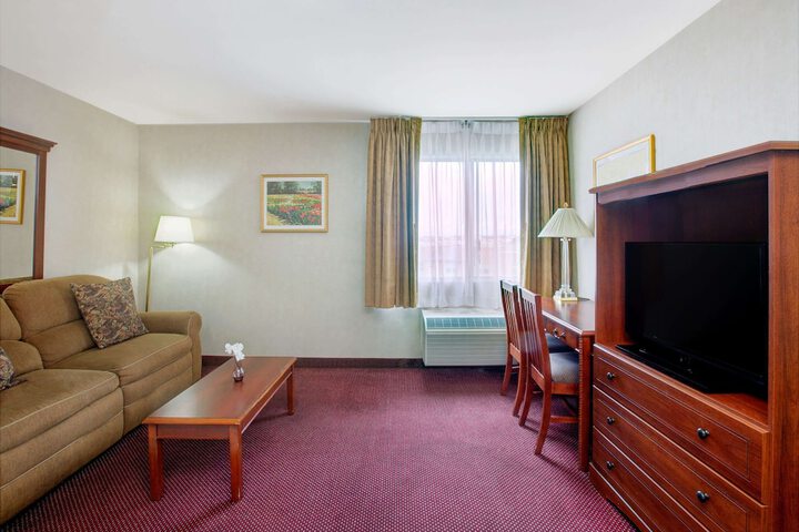 Room 8 of 38